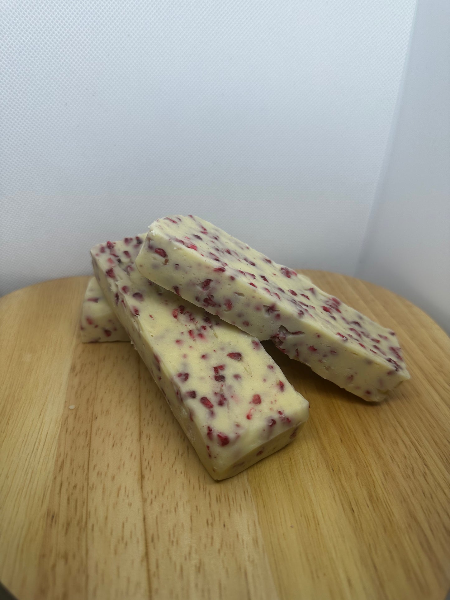 White Chocolate & Raspberry Fudge Bar